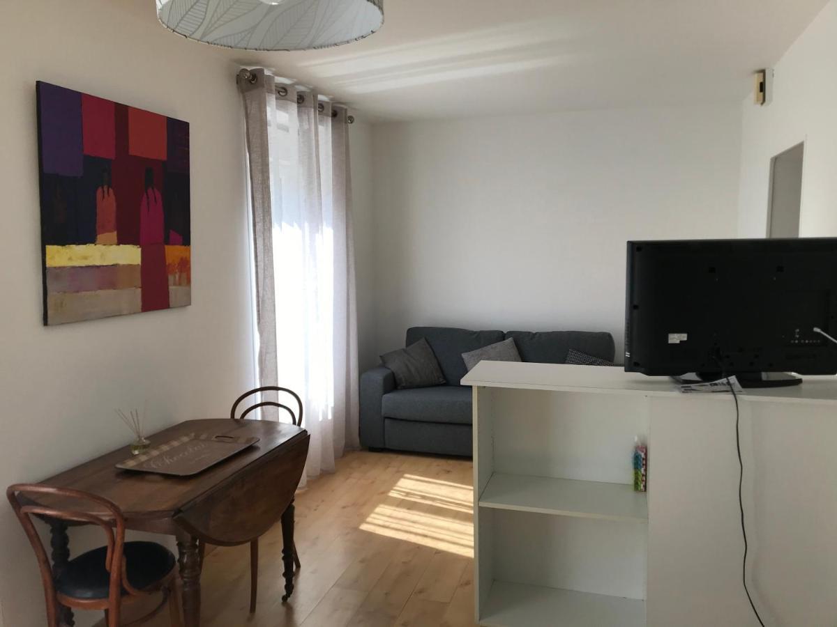 Grand Studio Manon En Coeur De Ville Pour 2 P Bort-les-Orgues Luaran gambar