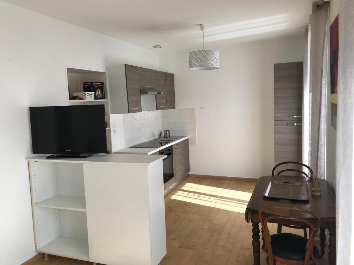 Grand Studio Manon En Coeur De Ville Pour 2 P Bort-les-Orgues Luaran gambar