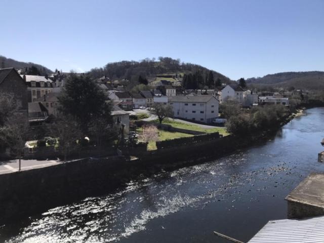 Grand Studio Manon En Coeur De Ville Pour 2 P Bort-les-Orgues Luaran gambar